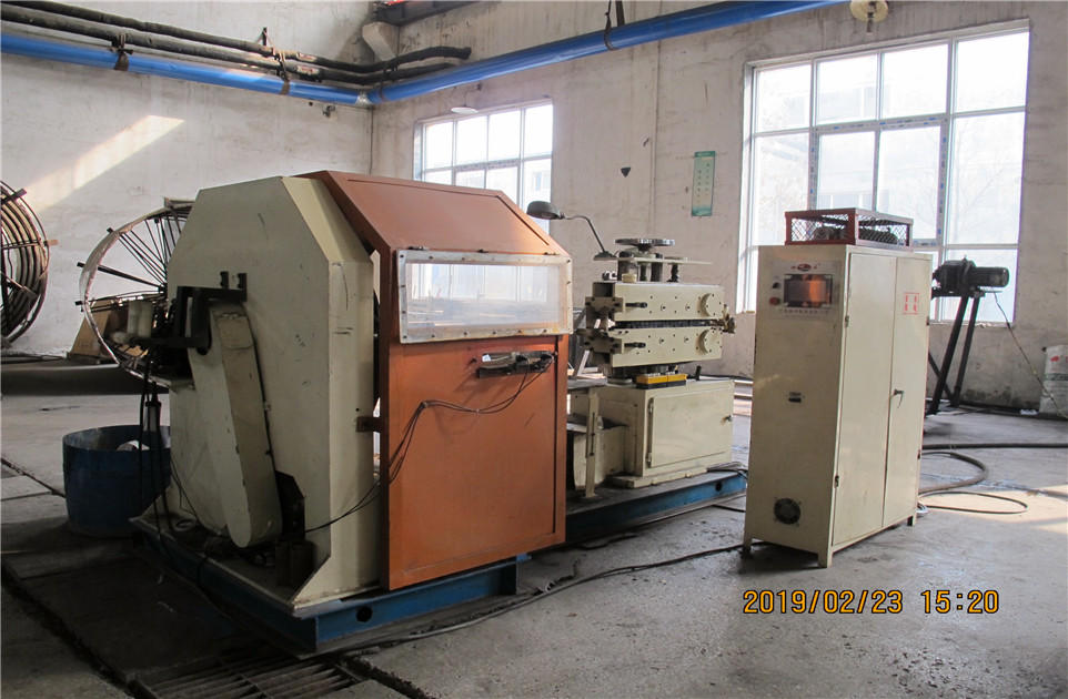 Belt wrapping and unwrapping machine